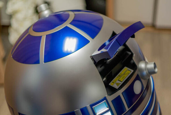 R2-D2実物大冷蔵庫「R2-D2 Moving Refrigerator」使ってみた