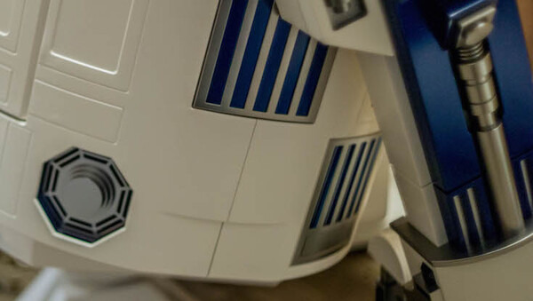 R2-D2実物大冷蔵庫「R2-D2 Moving Refrigerator」使ってみた