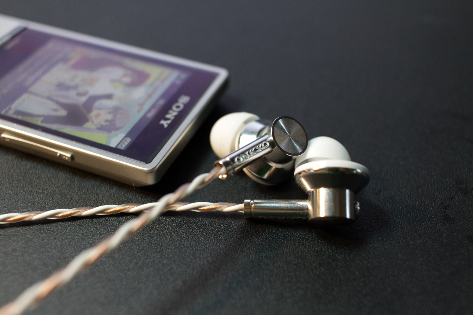 ONKYO セミオープン型イヤホン E700M レビュー – さくらのジャンク箱