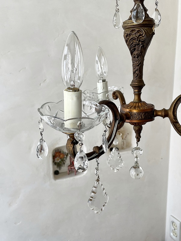 フランス小さいサイズの3灯ガラスドロップシャンデリアはかわいい