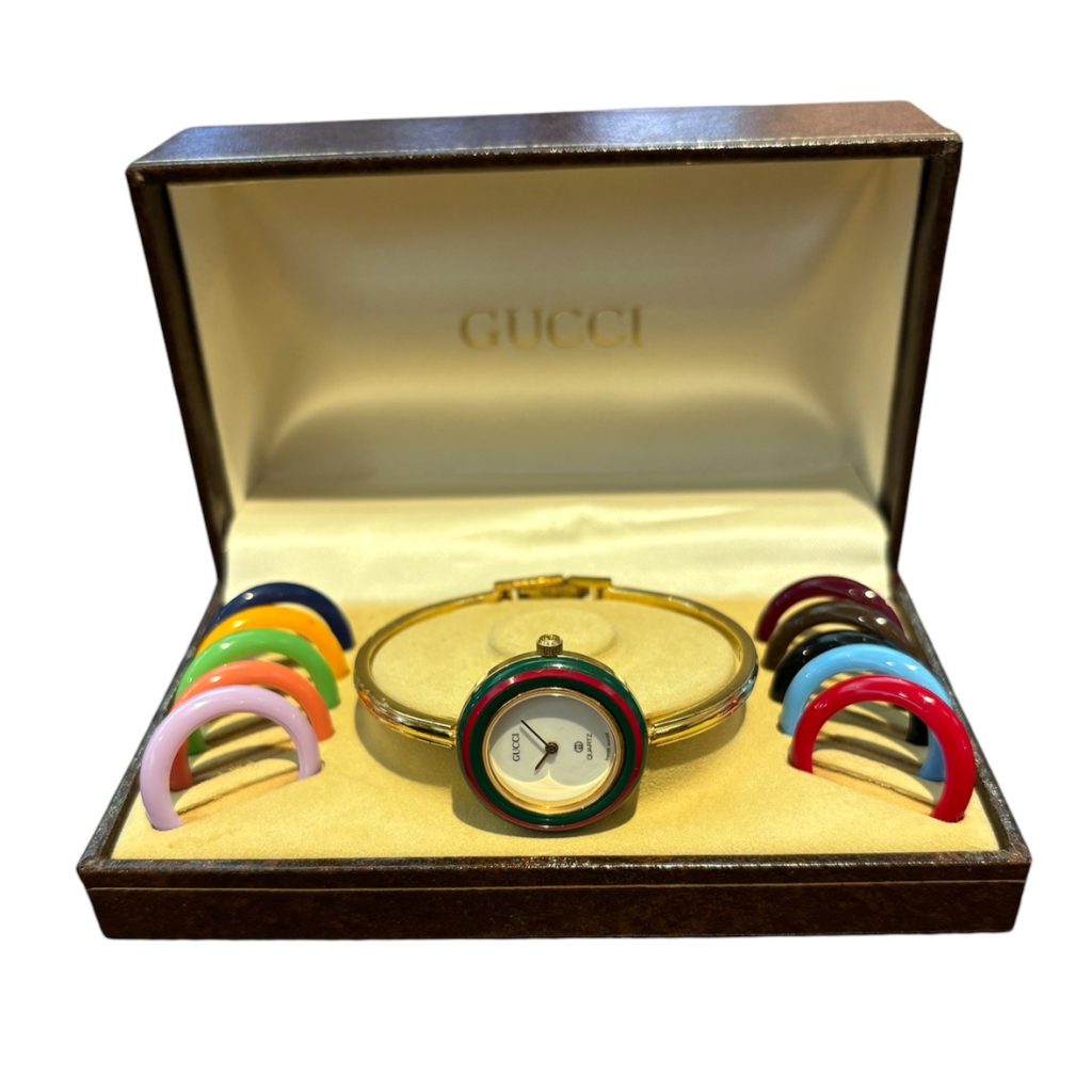GUCCI チェンジベゼル バングルウォッチ 腕時計 1100Lの買取実績