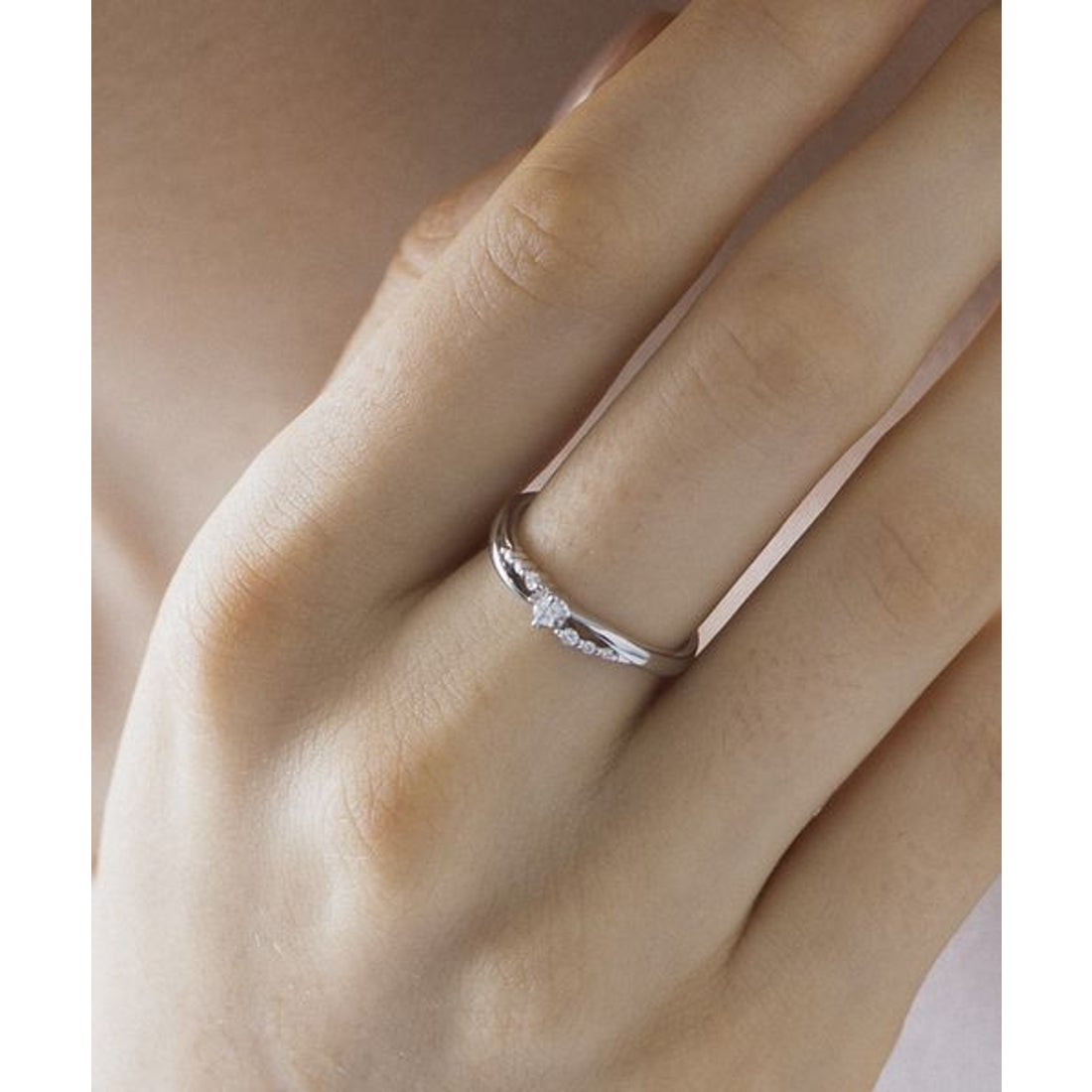 ヨンドシー 4℃ K10ホワイトゴールドダイヤモンドリング （ホワイト