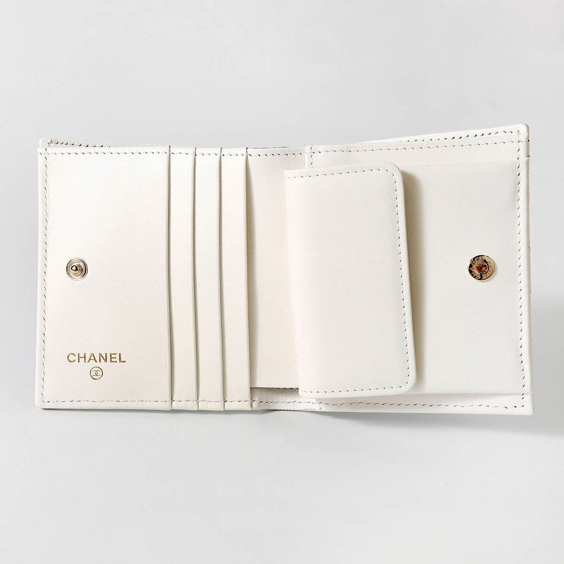 シャネル CHANEL 2つ折り財布 キャビアスキン スモールウォレット