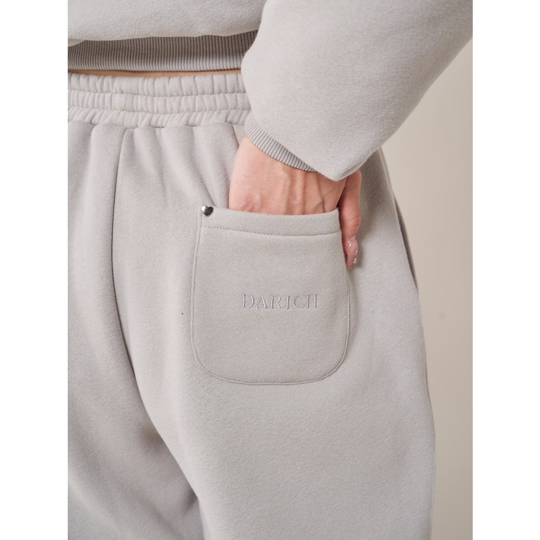 ダーリッチ Darich Dベアスタッズスウェットセットアップ （グレー