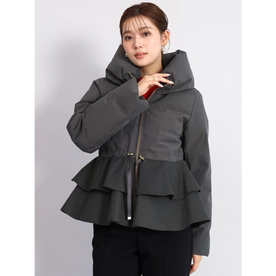 フェンネル FENNEL フリルペプラムダウンコート （チャコールグレー