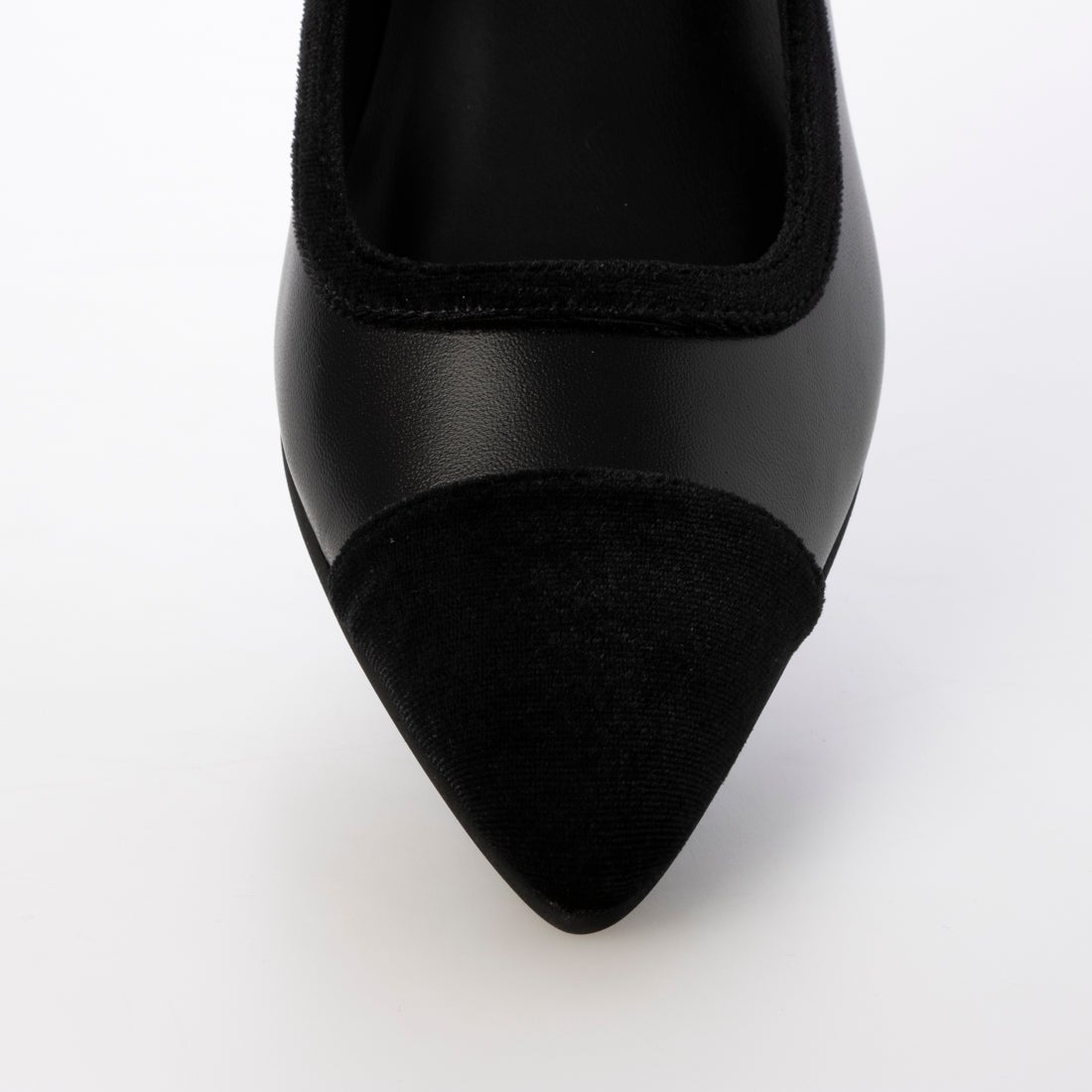 ヒルズアヴェニュー HILLS AVENUE ストラップパンプス （ブラック