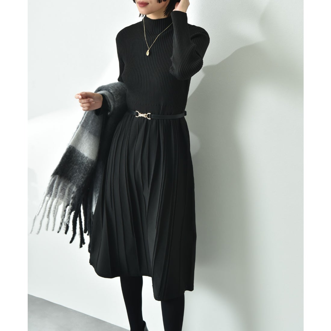 インタープラネット INTERPLANET リブ切替ニットワンピース （ブラック