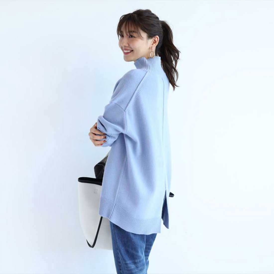 JUSGLITTY ウールカシミヤタートルスリットプルオーバー （ライト