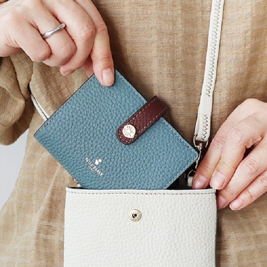 ペレボルサ PELLE BORSA 「レネットグッズ」二つ折り財布 （ブルー