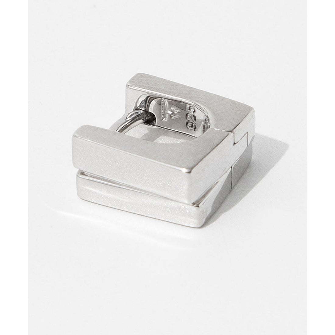 トムウッド TOM WOOD 101045 E972NA01 S925 ピアス Step Huggies