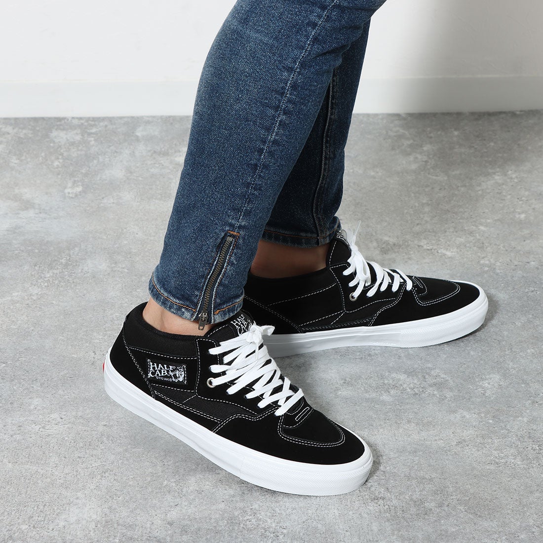 ヴァンズ VANS スケートハーフキャブ スニーカー （ブラック×ホワイト
