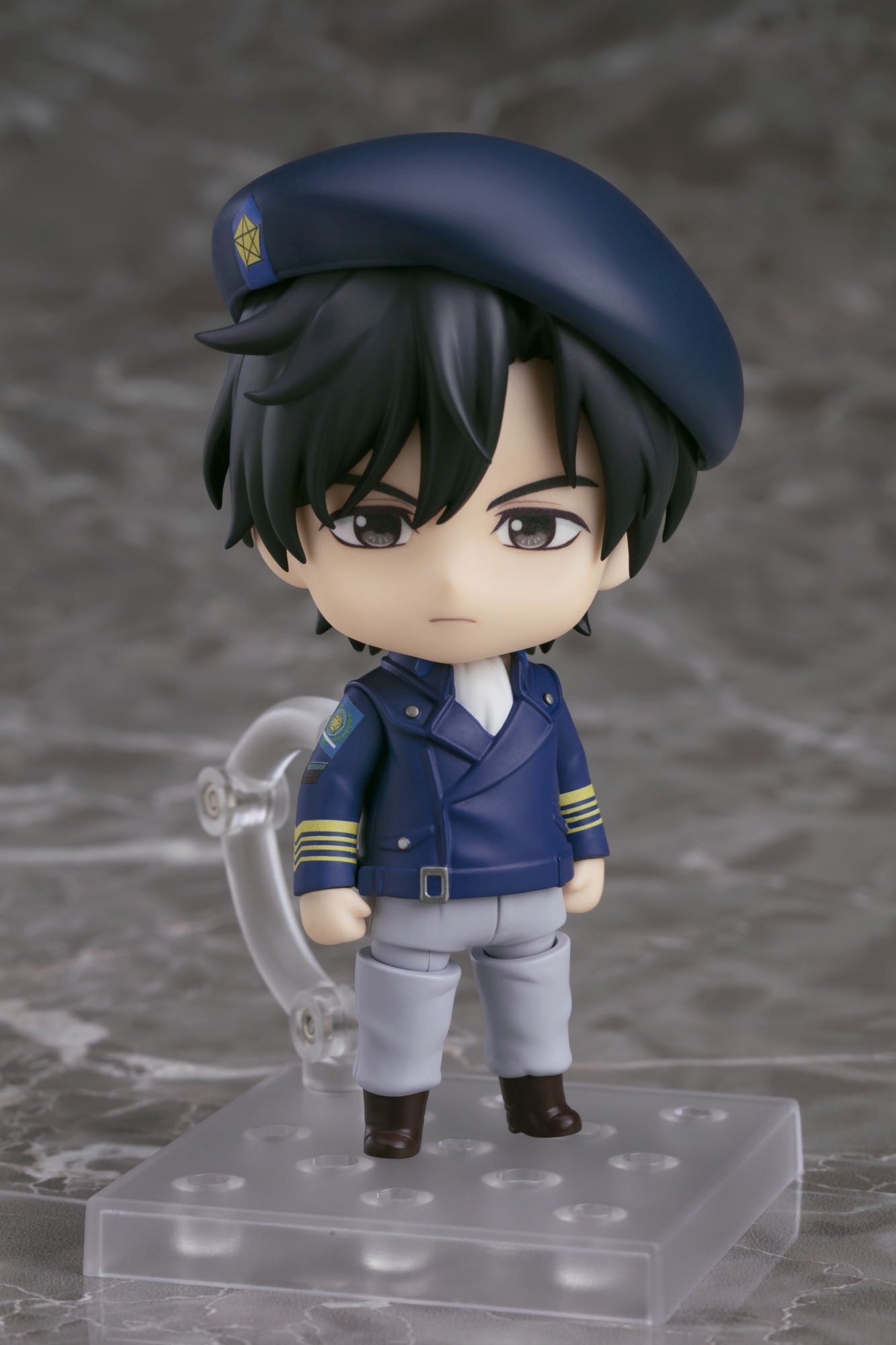 銀河英雄伝説」ヤン・ウェンリーがねんどろいどに！ “紅茶と本”でヤン