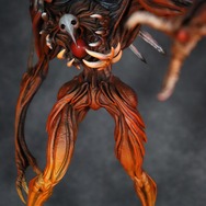 ヱヴァ新劇場版」“第4の使徒”がN2地雷攻撃の中を進撃― ハイクオリティ