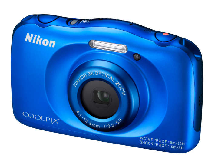 隠れた名品!? 安くて使える防水カメラ「ニコン COOLPIX S33