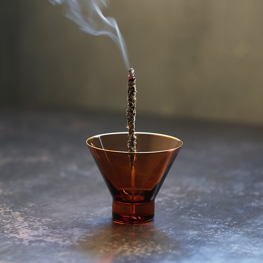 燃え尽きるまでの儚さを優雅な時間にするインセンスホルダー Hazel