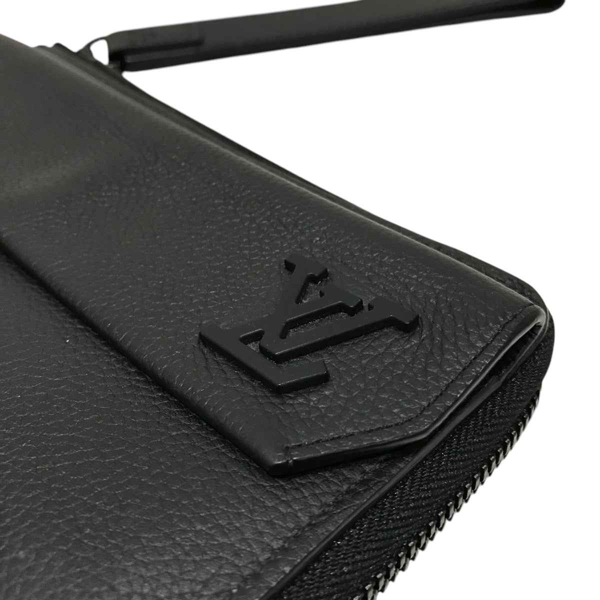 LOUIS VUITTON(ルイヴィトン) ジッピードラゴンヌ アエログラム