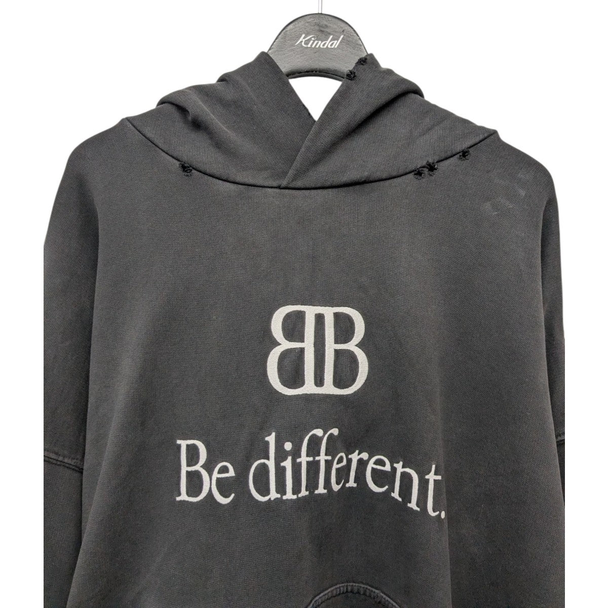 BALENCIAGA(バレンシアガ) Be different デストロイ加工プルオーバー