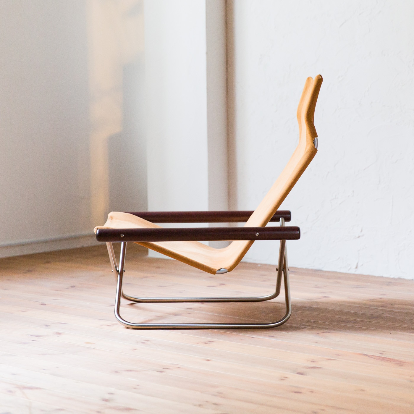 ニーチェア エックス (木部ダークブラウン シートキャメル) | リグナ