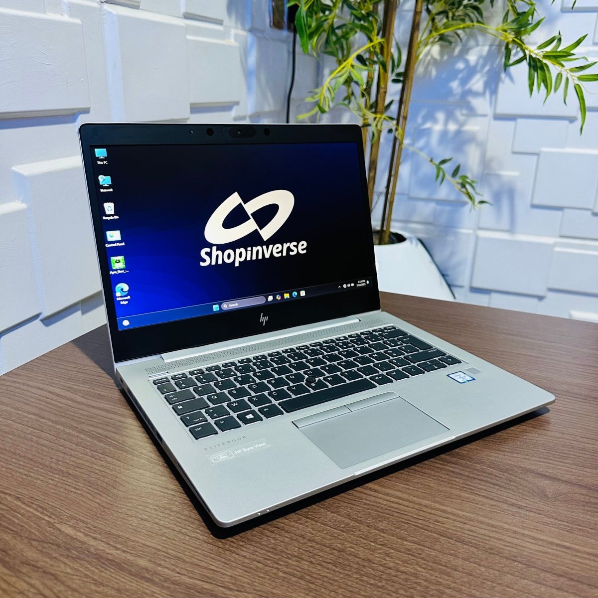 HP EliteBook 830 G5 - 8th Gen. Intel Core i5 - 256GB SSD - 8GB RAM