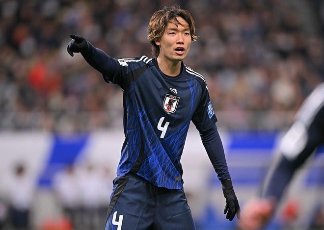 W杯出場決定で板倉滉をボルシアMGの同僚らが祝福！ 日本代表から帰還