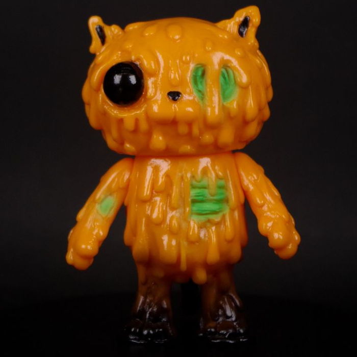 ギャラリー＆ショップ・墓場の画廊に闇病玩具の「溶解猫MELTY PETO」が