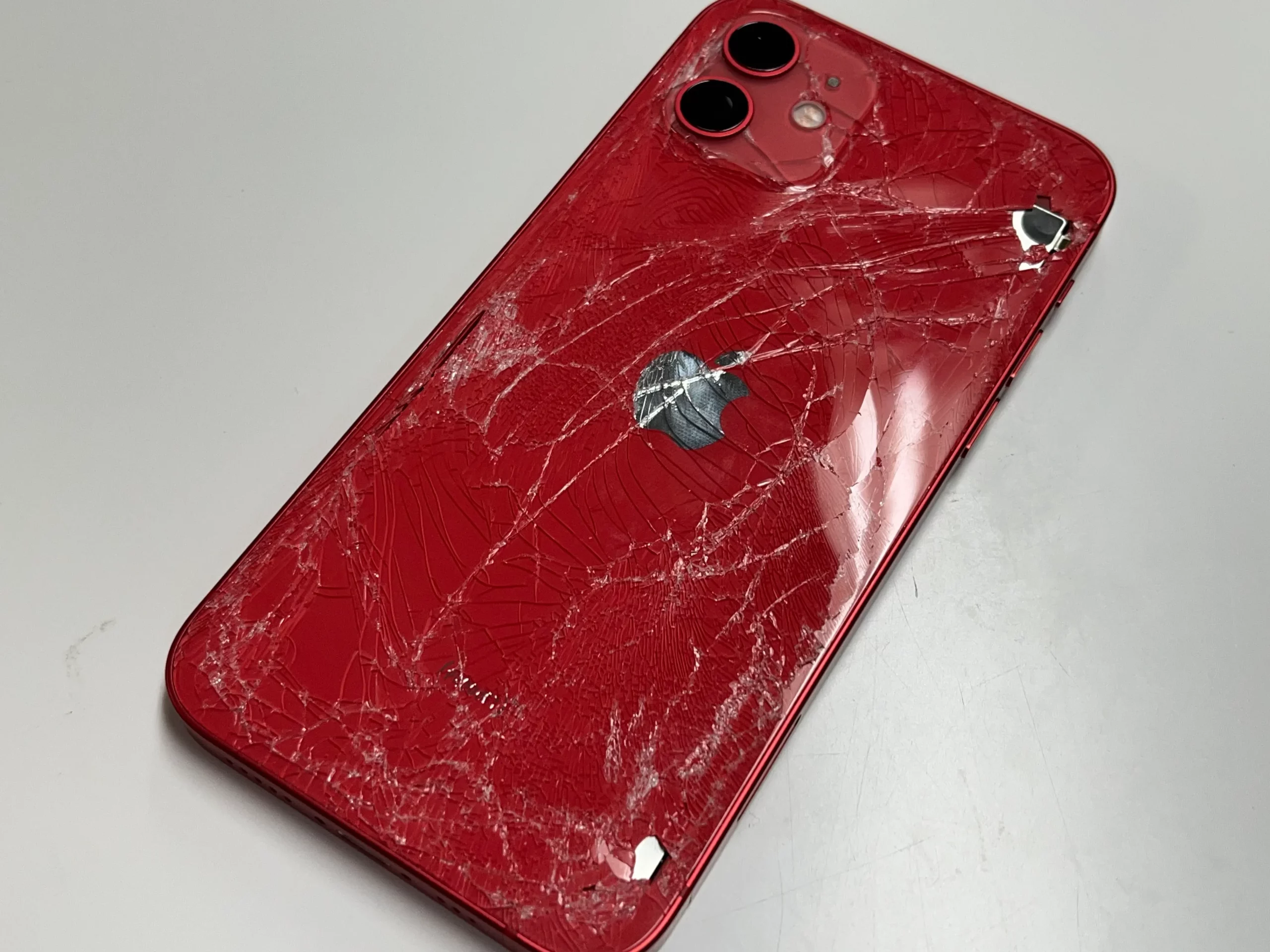 iPhone 11の背面ガラス割れ修理は札幌市西区スマートクリアへ｜即日