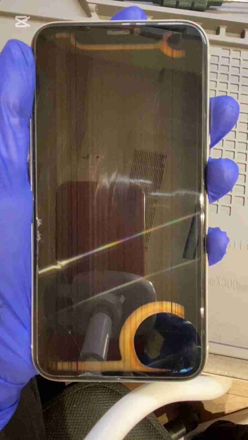 iPhone 11液晶漏れ・バッテリー劣化なら！同時修理で快適復活【天六