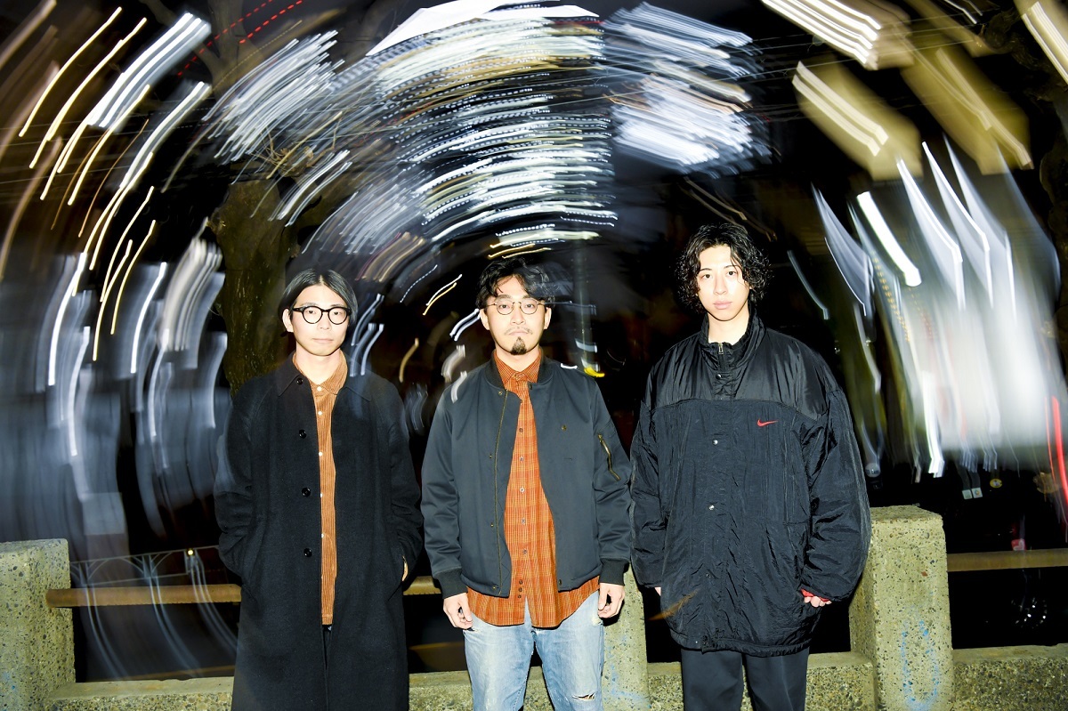 ズーカラデル ミニアルバム『ACTA』で積み重ねたもの、豊かな物語が刻