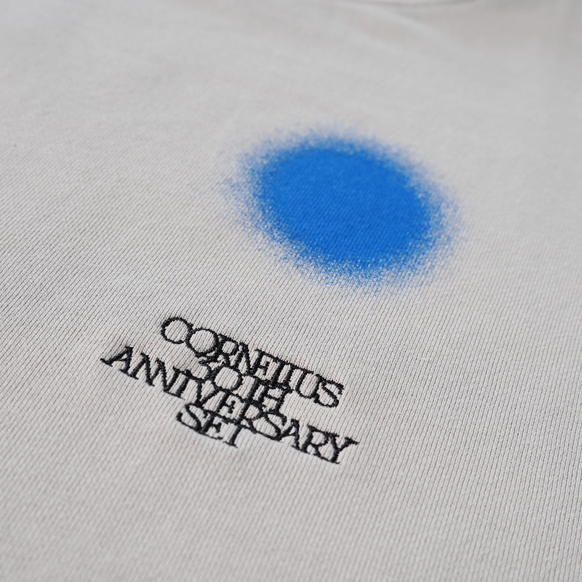 30th Anniversary Sweatshirt – ワーナーミュージック・ストア