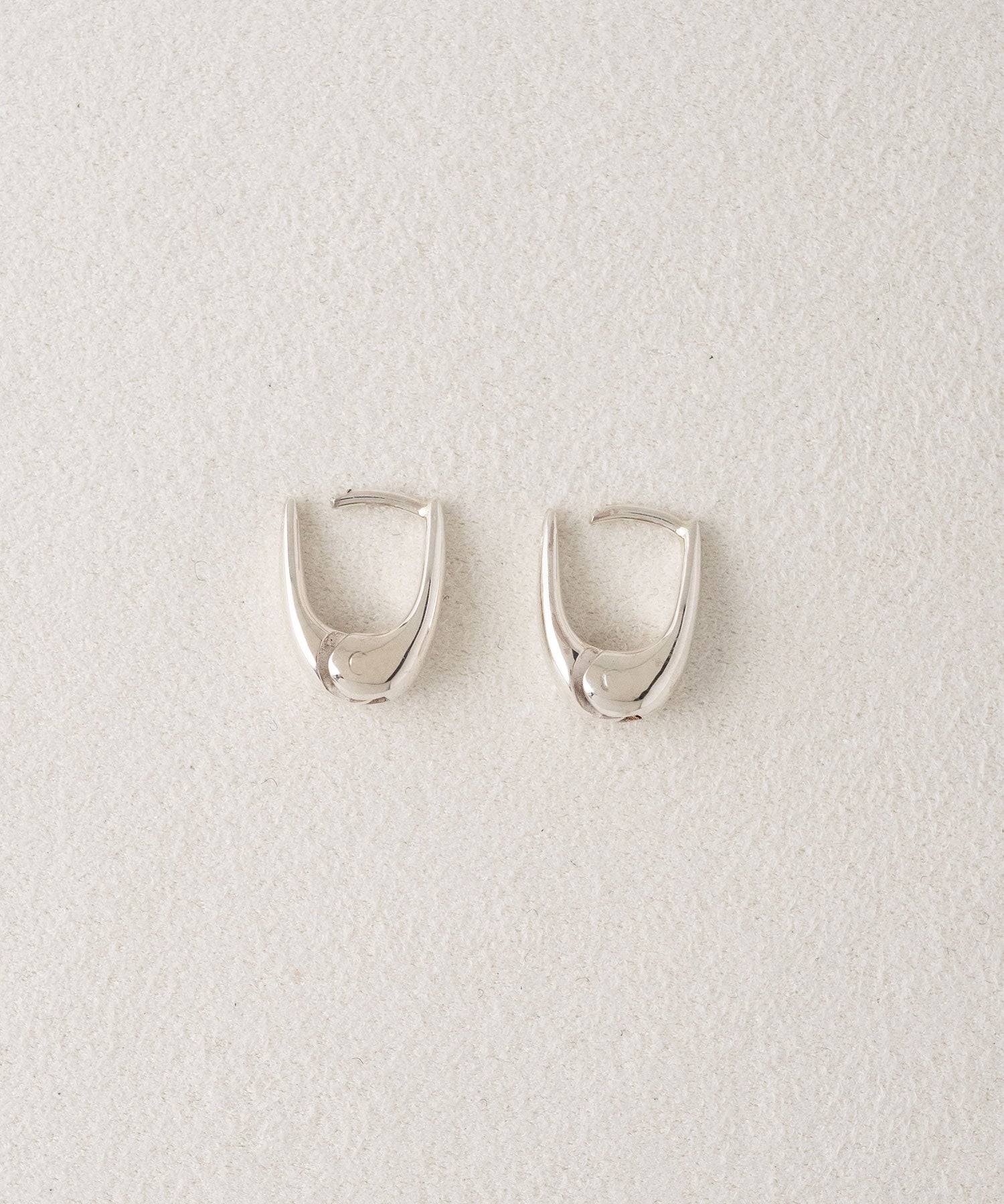 TINY THIN HOOPS｜R.ALAGAN(ララガン)公式通販｜ピアス