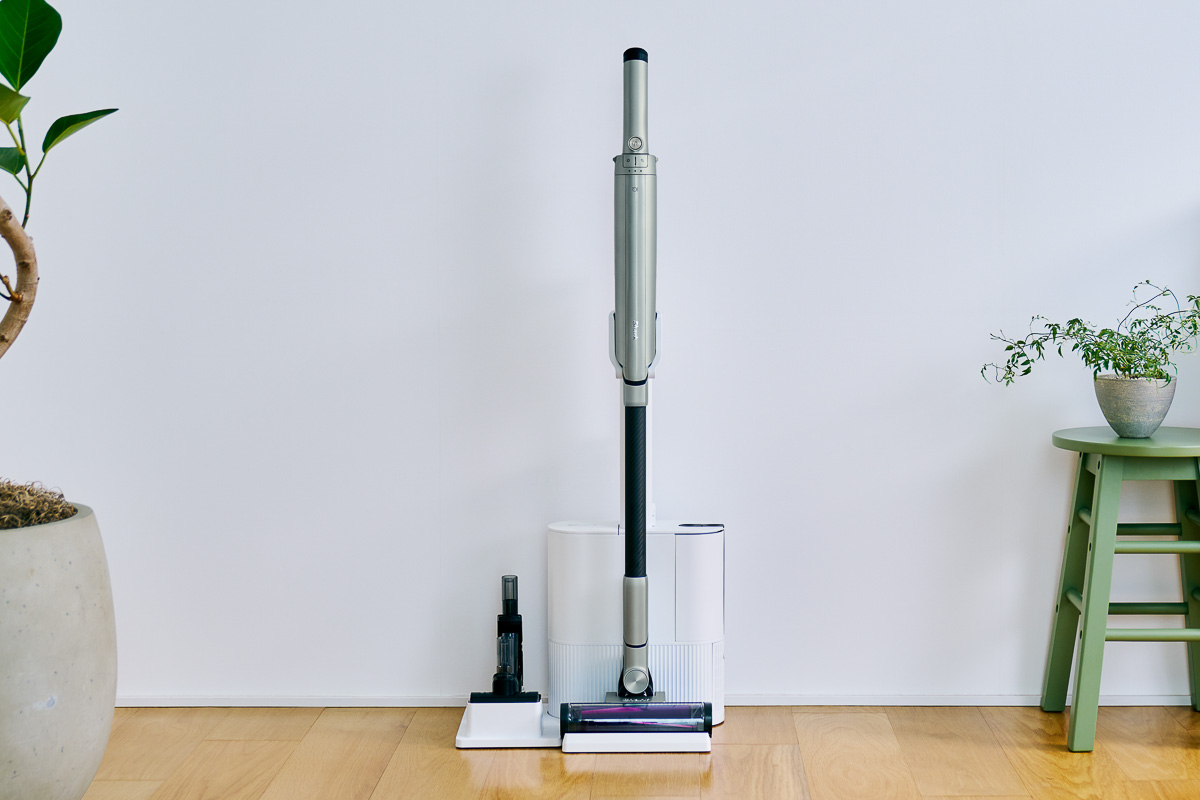 壁際の吸引力2.5倍！シャークの新型クリーナーで部屋の“隅々”まで