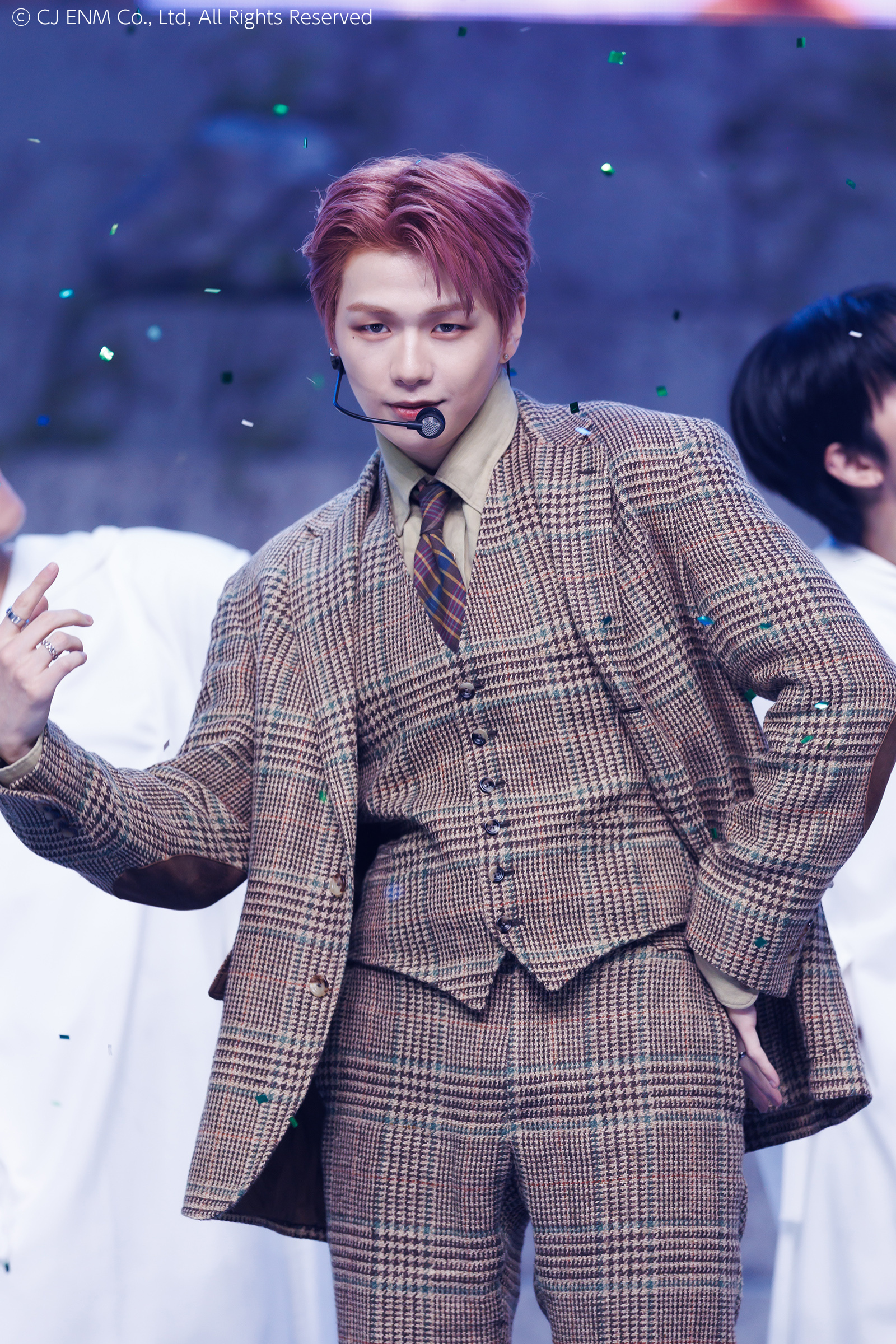 BTSのj-hopeが「Killin' It Girl」を音楽番組で初披露！カン・ダニエル