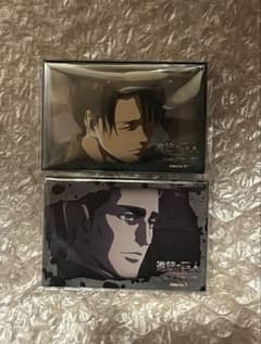 進撃の巨人 joypolis スクエア缶バッジ リヴァイ エルヴィン - メルカリ