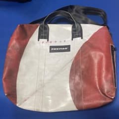 FREITAG ショルダーバッグ 赤白 - メルカリ