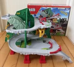 トミカ やまのぼりドライブ - メルカリ