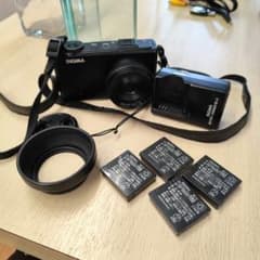 SIGMA DP2merrill 純正バッテリー4個、チャージャーなど 色々 - メルカリ