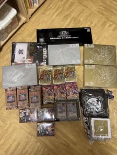 遊戯王OCG 25周年 決闘者伝説 全セット+ブルーアイズ、ブラマジ額縁