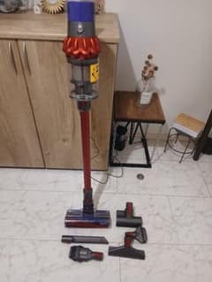 Dyson V10 SV12 レッド フェルト新品交換済み 付属品多数 動作品