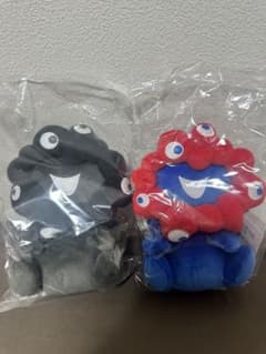 EXPO2025 ミャクミャク お手玉風ぬいぐるみ 黒 赤 S ぬいぐるみ - メルカリ