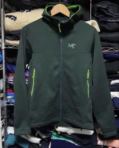 最終セール】Arc'teryx ダークグリーン マウンテンパーカー - メルカリ