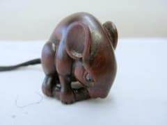 日本の美術工芸品！【根付 木製 リス ネズミ 木彫・W・提げ物 骨董古