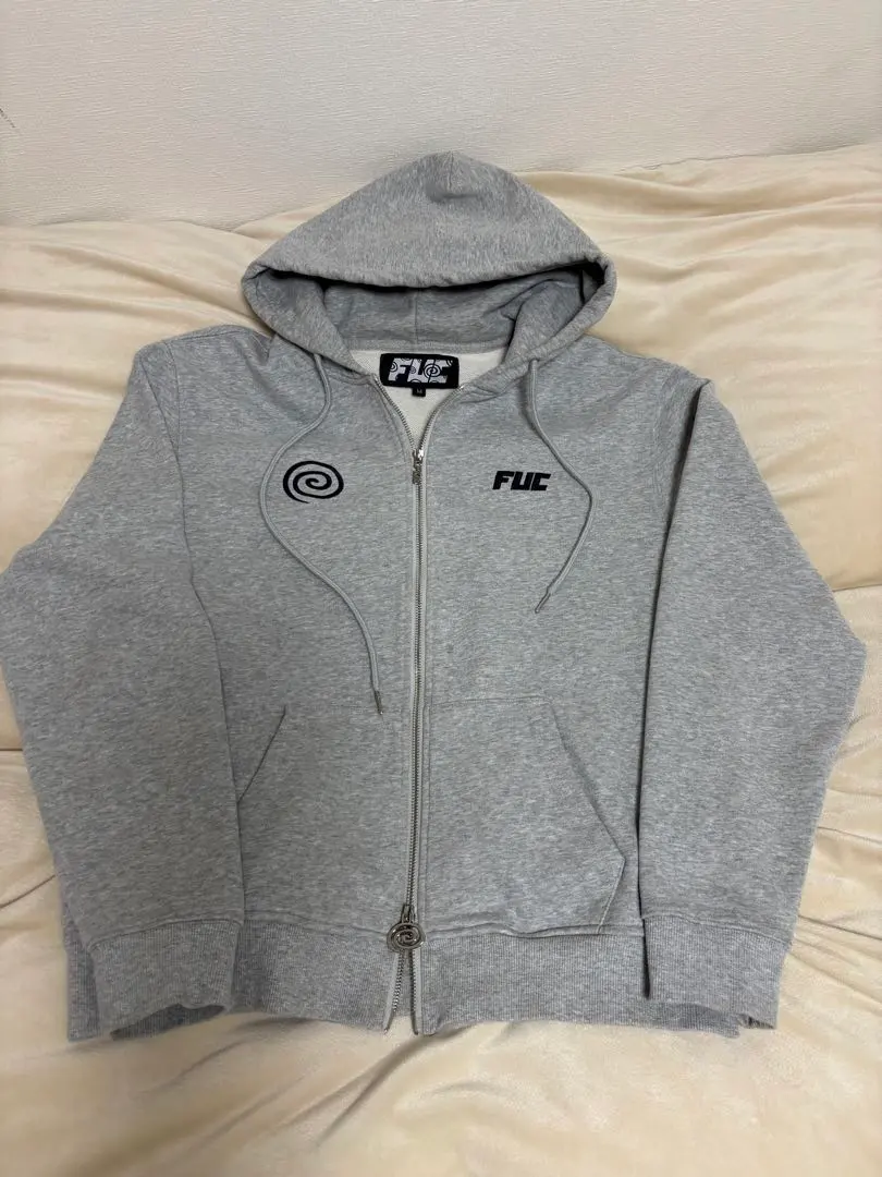 2026年最新】sol fuc パーカーの人気アイテム - メルカリ