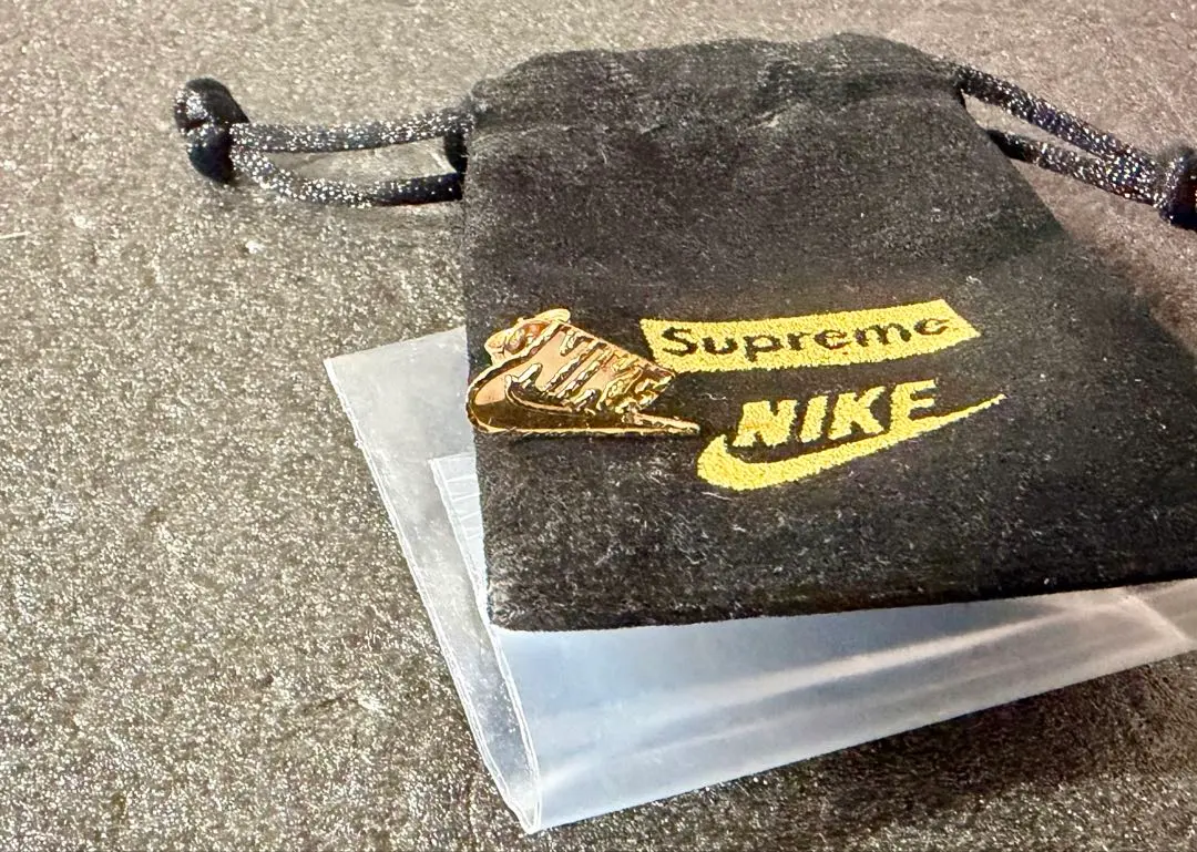 2026年最新】SUPREME ピアス(片耳用)の人気アイテム - メルカリ