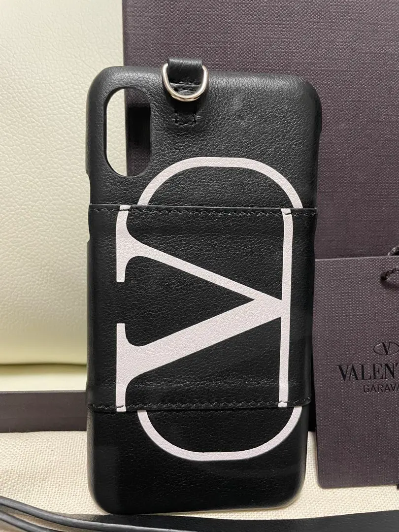 2026年最新】valentino iphoneケースの人気アイテム - メルカリ