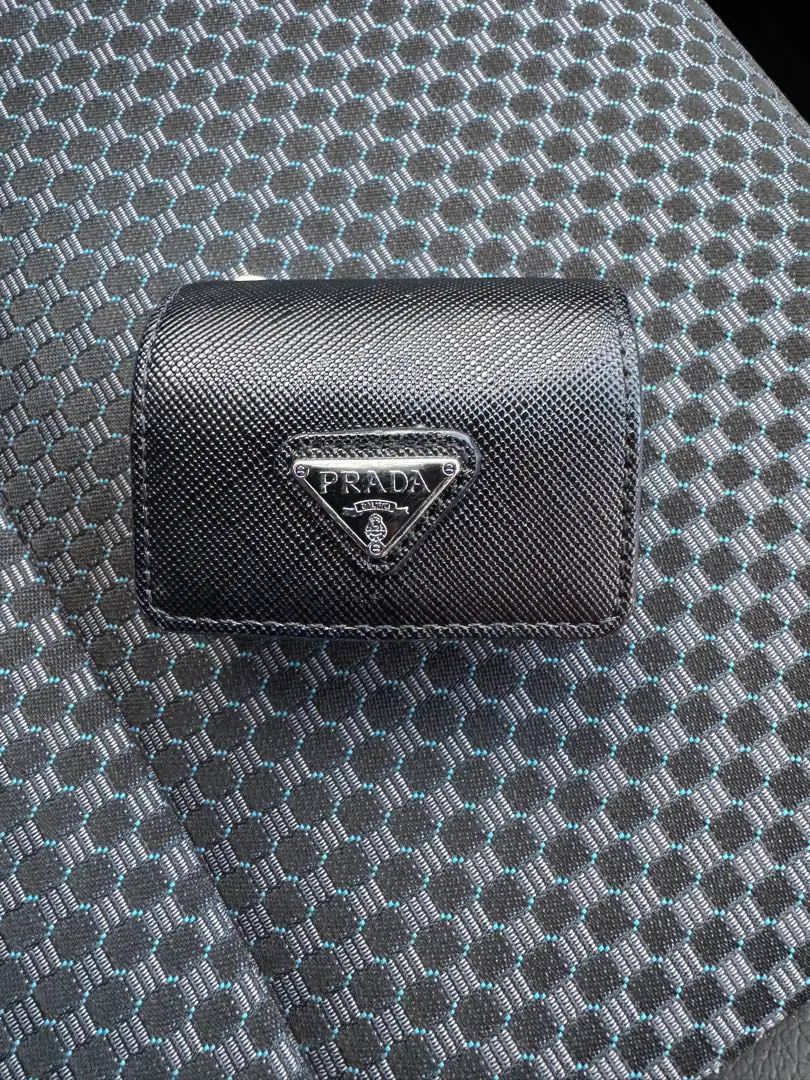 2026年最新】PRADA イヤホンの人気アイテム - メルカリ