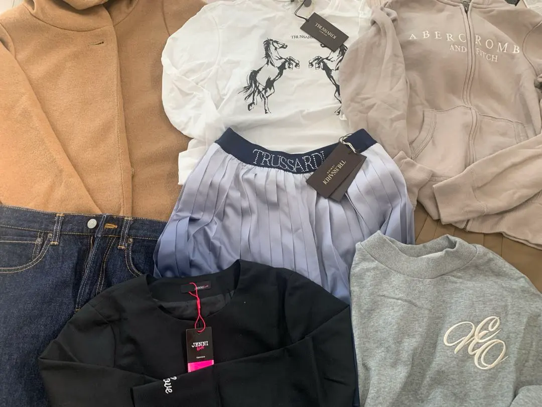 2026年最新】トラサルディジュニアの人気アイテム - メルカリ