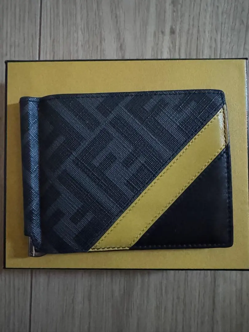 2026年最新】Fendi マネークリップの人気アイテム - メルカリ