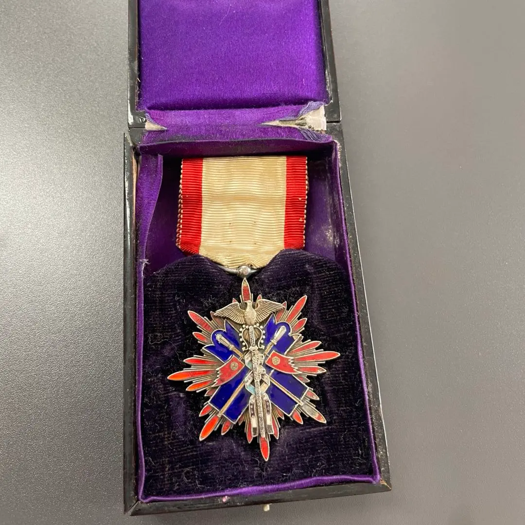 2026年最新】功七級金鵄章の人気アイテム - メルカリ