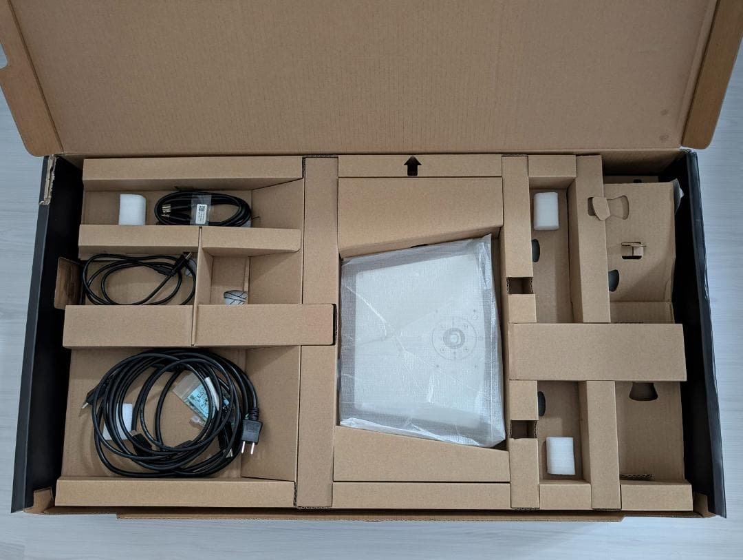 美品 ★ Dell U3223QE 4K モニター