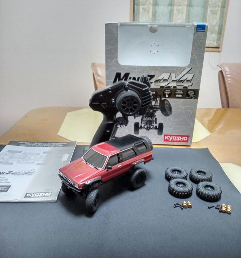 京商ミニッツ4✕4 トヨタ4ランナー ミニッツ4×4 レディセット トヨタ 4ランナー（ハイラックスサーフ